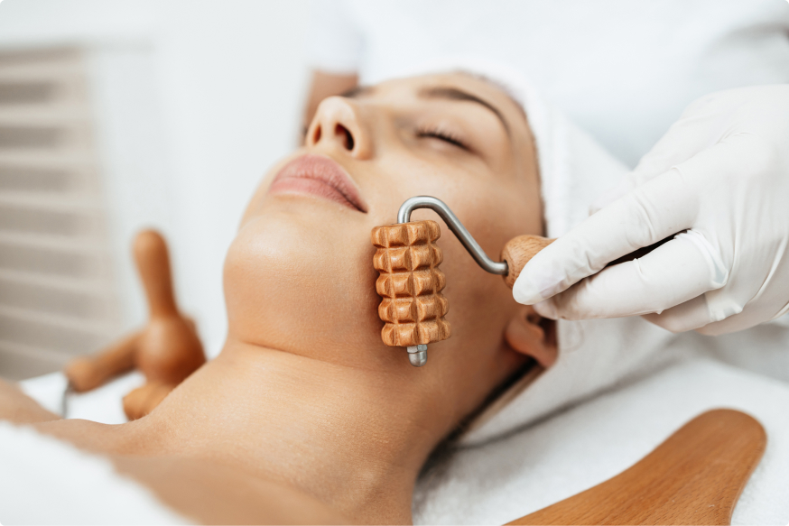 Katerina Lashes - Masajes faciales - Maderoterapia facial